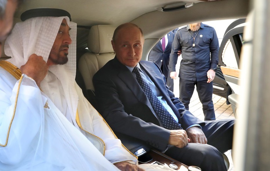 Bí mật trong siêu xe limousine mới TT Putin vừa khoe với Thái tử Abu Dhabi