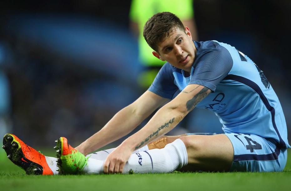 Clip: Stones "phá bóng kiến tạo" cho đối thủ sút tung lưới Man City