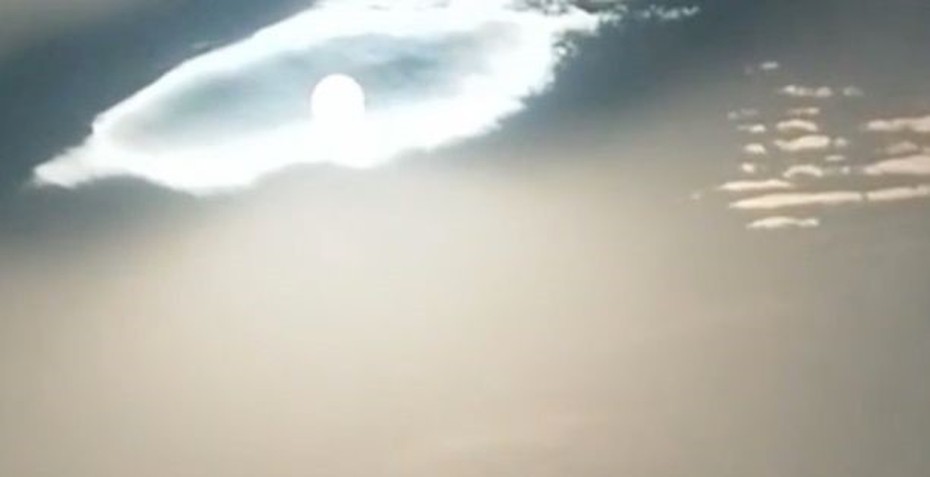 Clip: “Con mắt của chúa” rực sáng giữa trời Mông Cổ