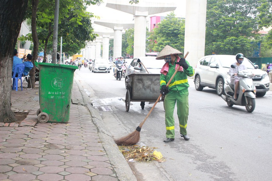 Tết gần hoá xa với những người công nhân vệ sinh môi trường