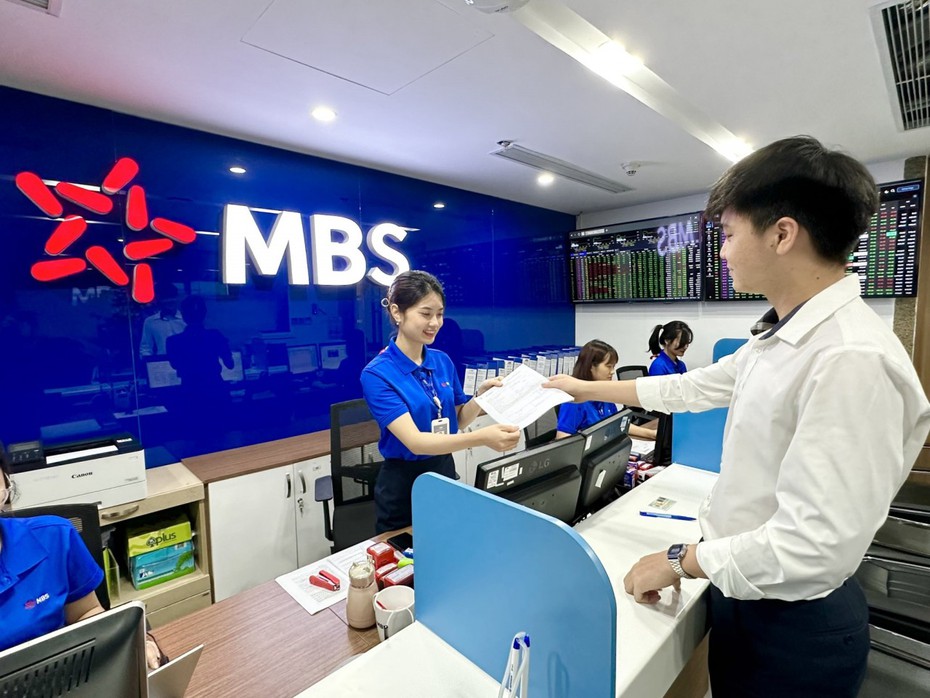 MBS đóng hơn 883.000 tài khoản chứng khoán trong 2 tháng