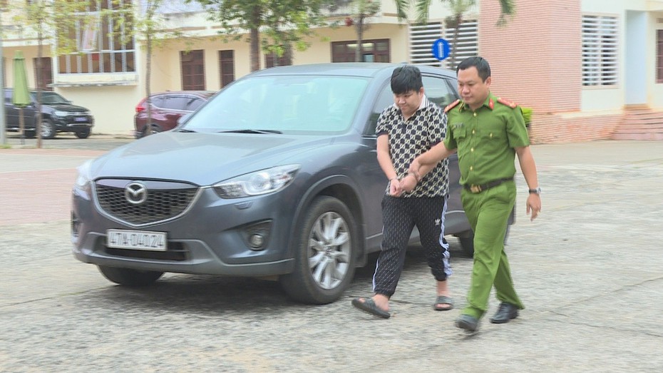 Bắt đối tượng mượn xe ô tô mang đi cầm cố sau hơn 1 năm trốn nã