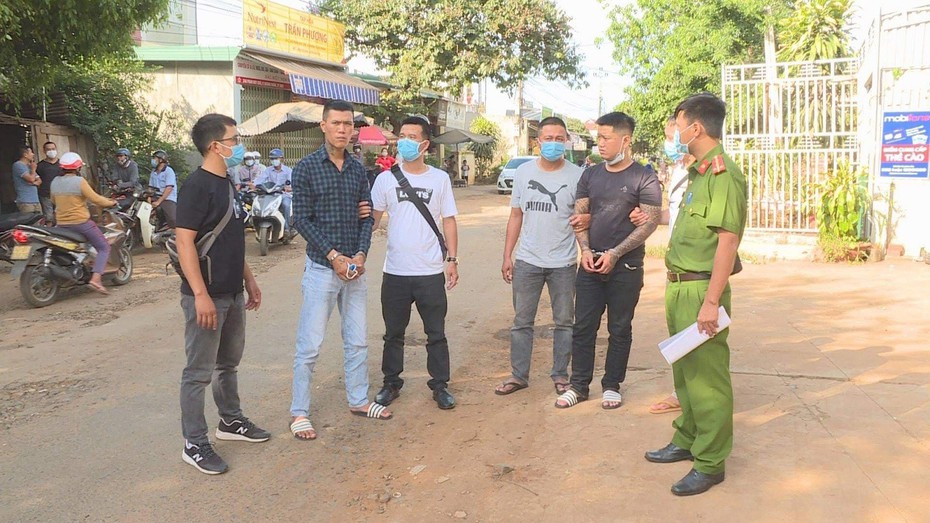 Thất nghiệp "nghề" chăn dắt gái mại dâm, hai đối tượng đi cướp liên tỉnh
