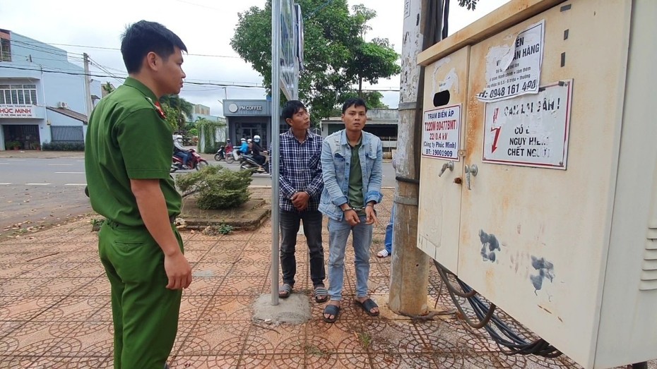 Bắt giam 2 đối tượng gây ra hơn 50 vụ cắt trộm dây cáp điện chỉ hơn một tháng