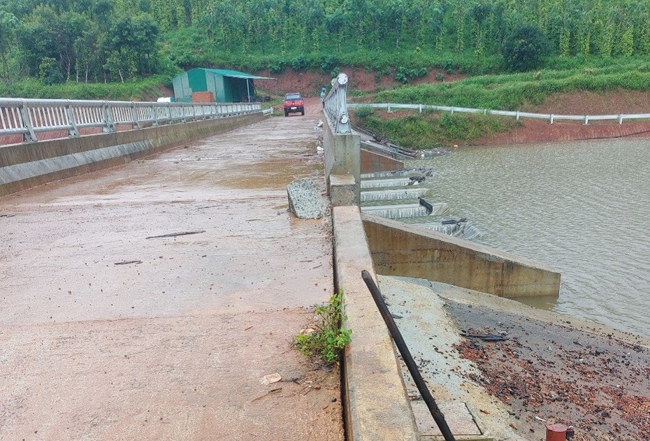 Đắk Nông: Dự án hồ thủy lợi hơn 100 tỷ bị nứt, khẩn trương di dời 34 hộ dân