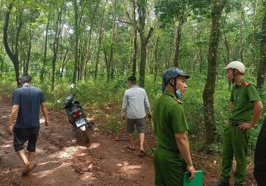 Đắk Lắk: Bắt quả tang 3 đối tượng dùng kích điện để bắt giun đất