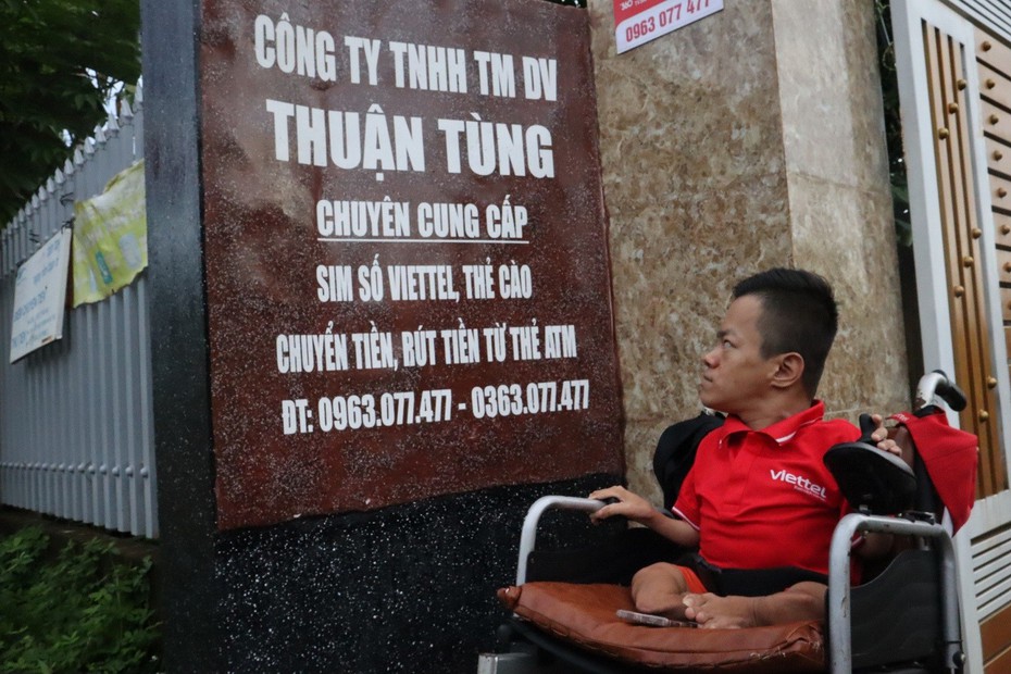 “Nghị lực thép” của chàng trai tí hon trên cao nguyên