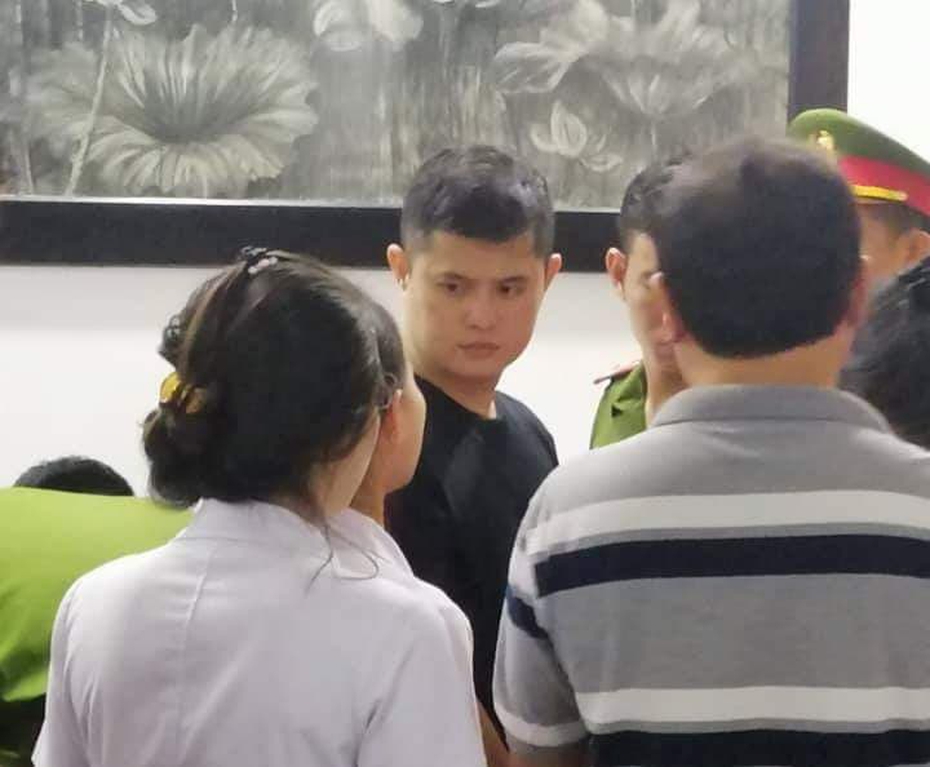 Diễn biến mới vụ gã bác sĩ nghi hiếp dâm, đánh nữ điều dưỡng