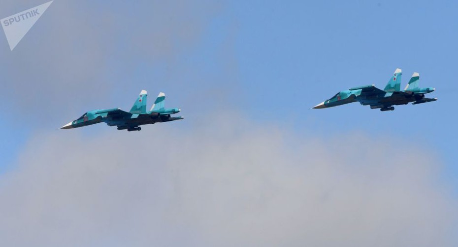 NATO công bố ảnh đánh chặn máy bay Su-34 và Su-24 của Nga