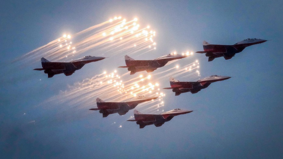 Oanh tạc cơ Nga "rợp trời" Syria: Ông Putin "chơi bài Chiến tranh Lạnh", Mỹ dáo dác tìm "cửa thoát hiểm"