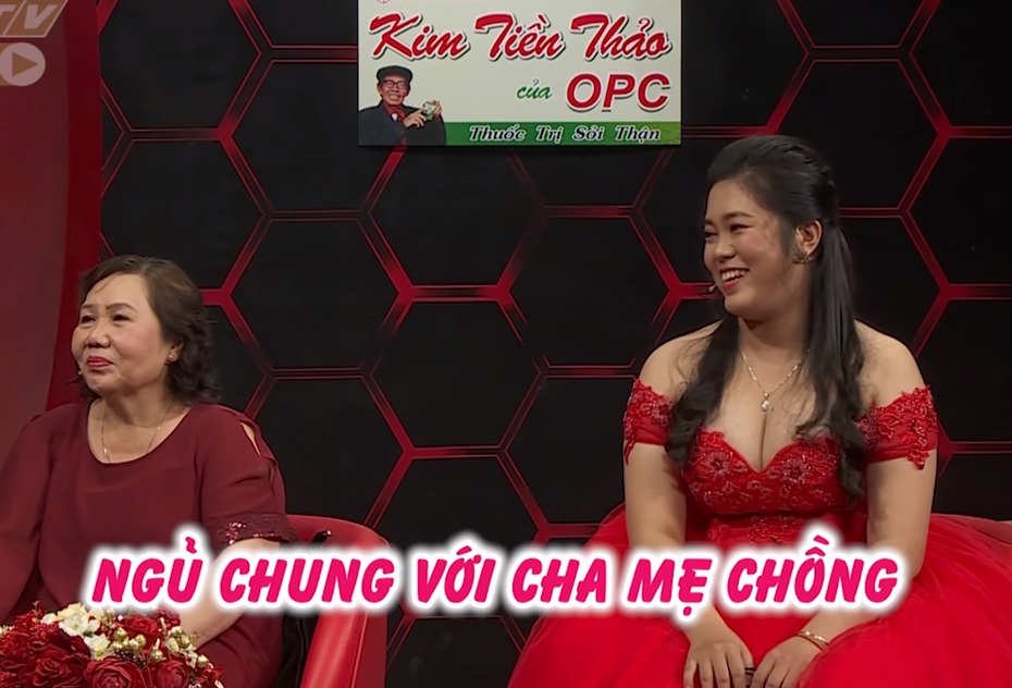 Video: Cô con dâu ngủ chung với cha mẹ chồng từ khi mới cưới