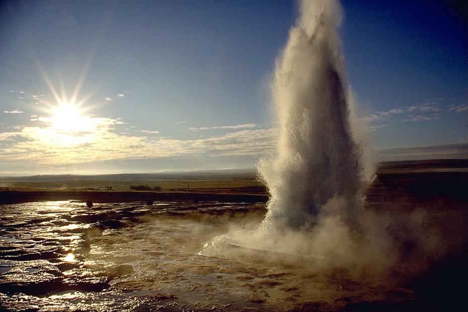 Video: Khám phá thế giới núi lửa kỳ vĩ tại Iceland