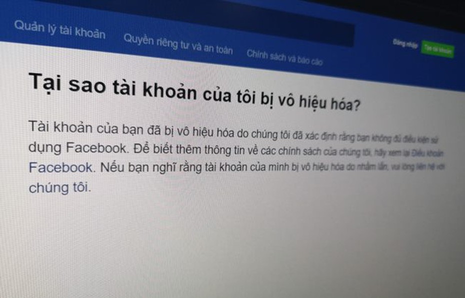 Tại sao hàng loạt sao Việt bị khóa tài khoản Facebook?