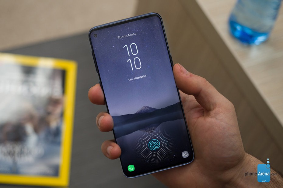 Galaxy S10+ cải tiến phần viền Infinity-O từ "đục lỗ" thành hình "viên thuốc"