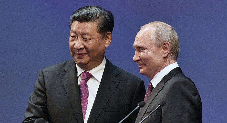Mang "ngoại giao gấu trúc" đến Nga, ông Tập Cận Bình gọi ông Putin là "người bạn thân nhất"