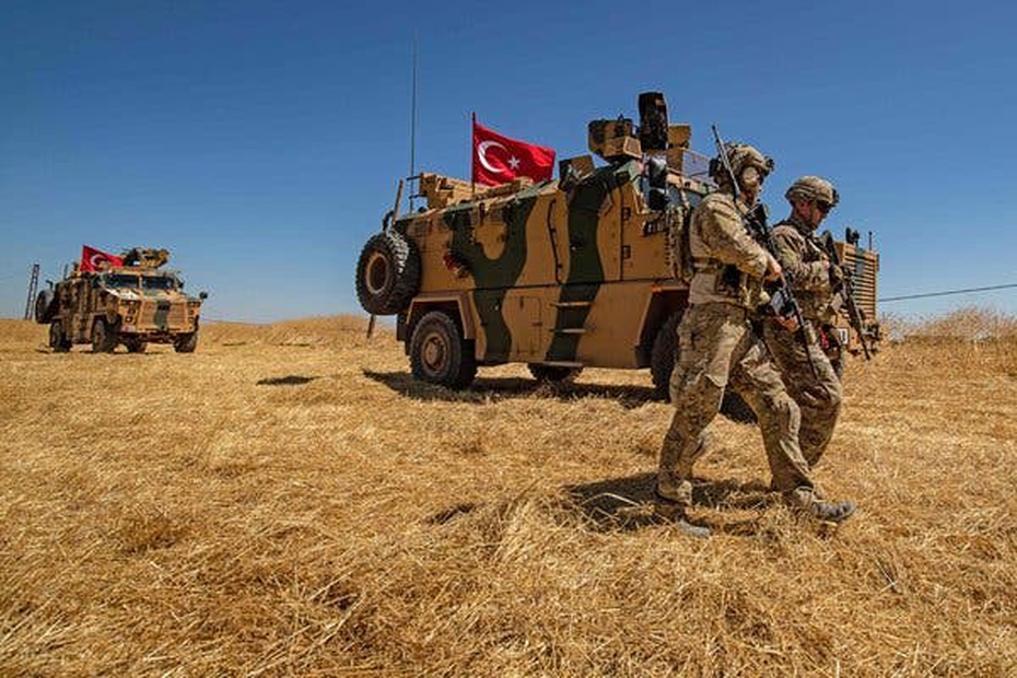 Mải chinh chiến với Thổ Nhĩ Kỳ ở Idlib, quân đội Syria bị khủng bố "đánh úp" từ sa mạc Homs: Đã khó nay còn khó thêm?