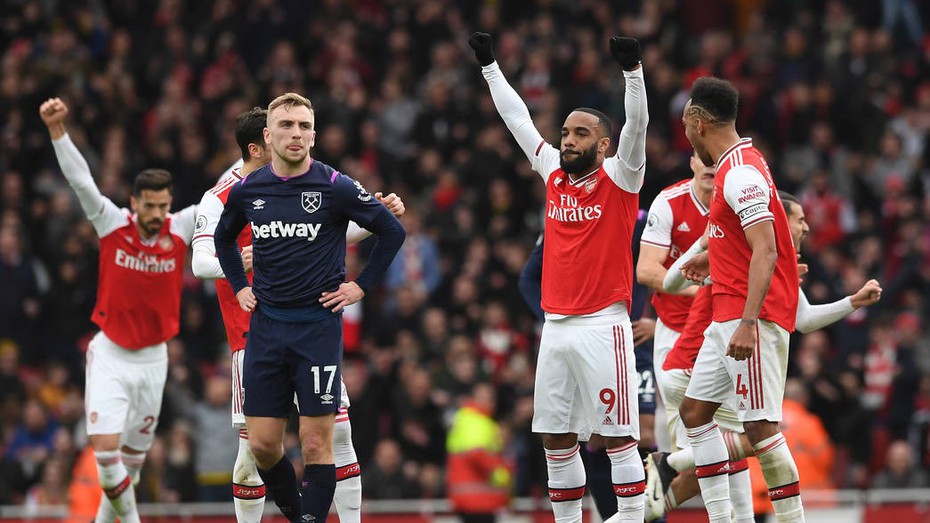 Công nghệ VAR vào cuộc, Arsenal nhọc nhằn đánh bại West Ham