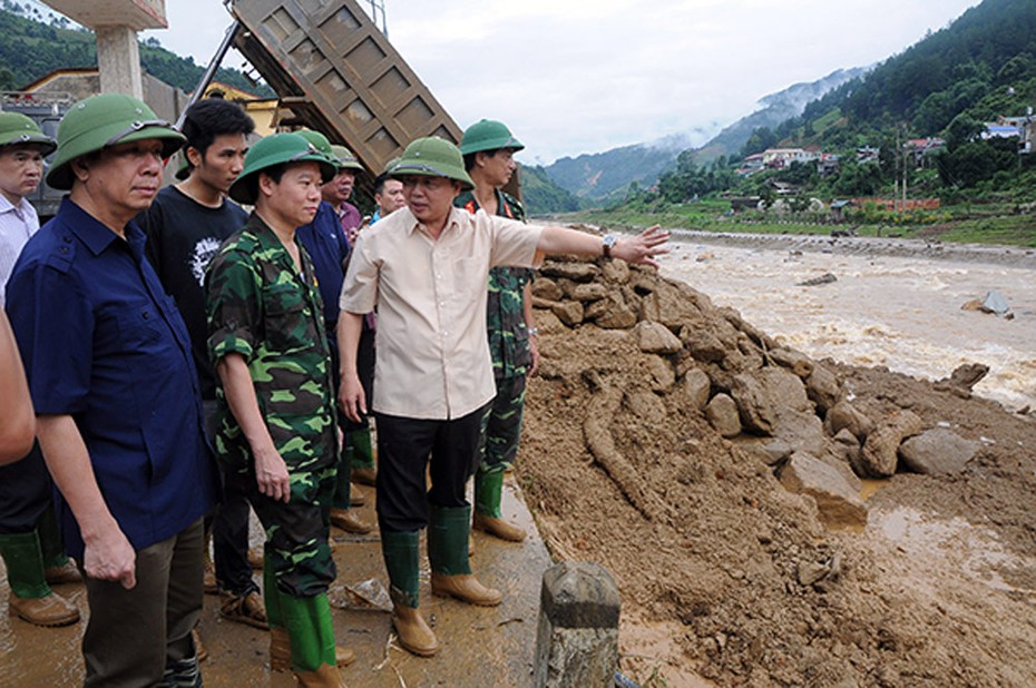 Bộ trưởng được PR nhưng làm dở, người dân sẽ "ném đá"