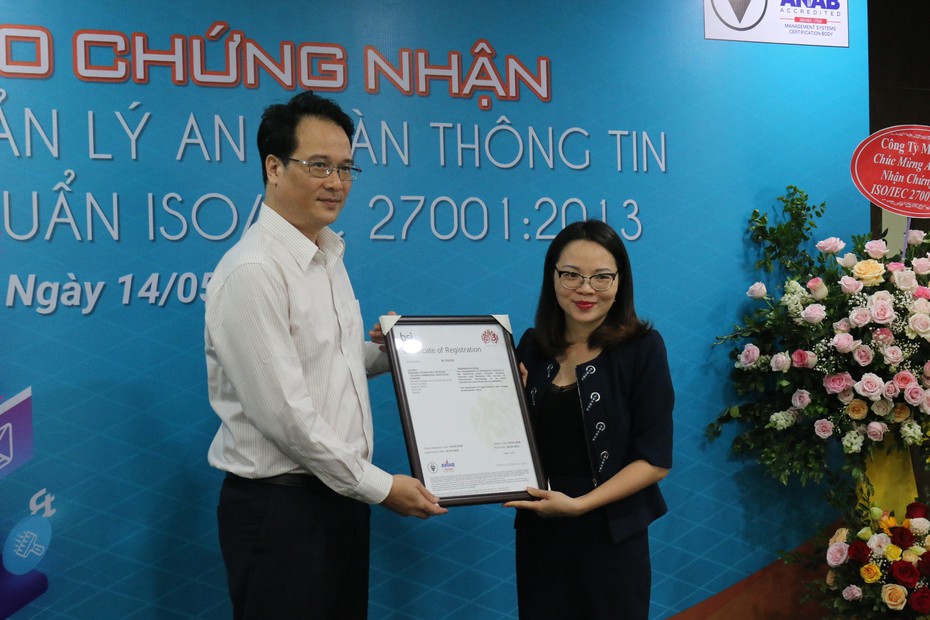 ABBANK nhận chứng chỉ hệ thống quản lý an toàn thông tin