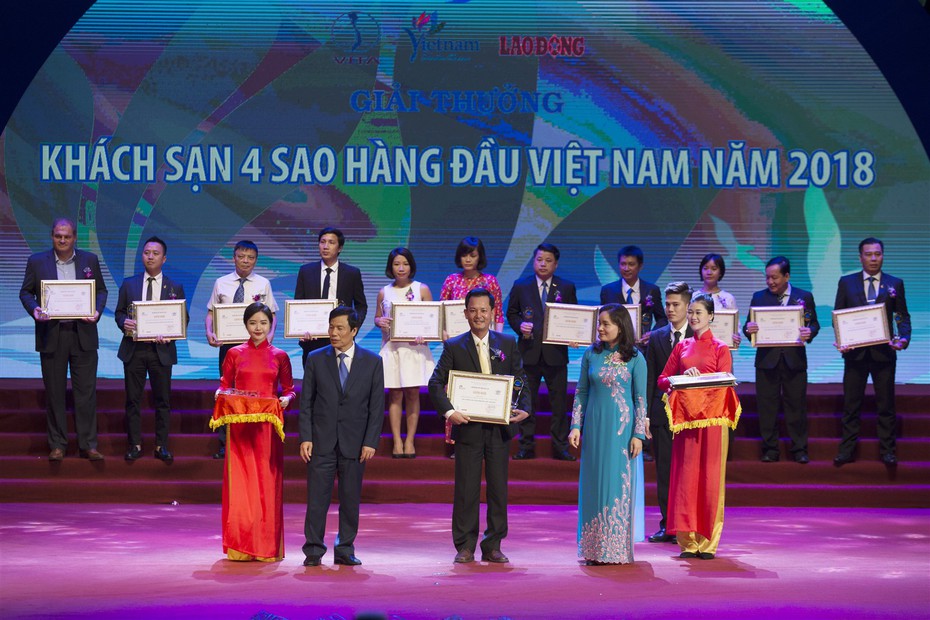 Mercure Danang French Village Bana Hills được vinh danh trong Top khách sạn 4 sao hàng đầu Việt Nam