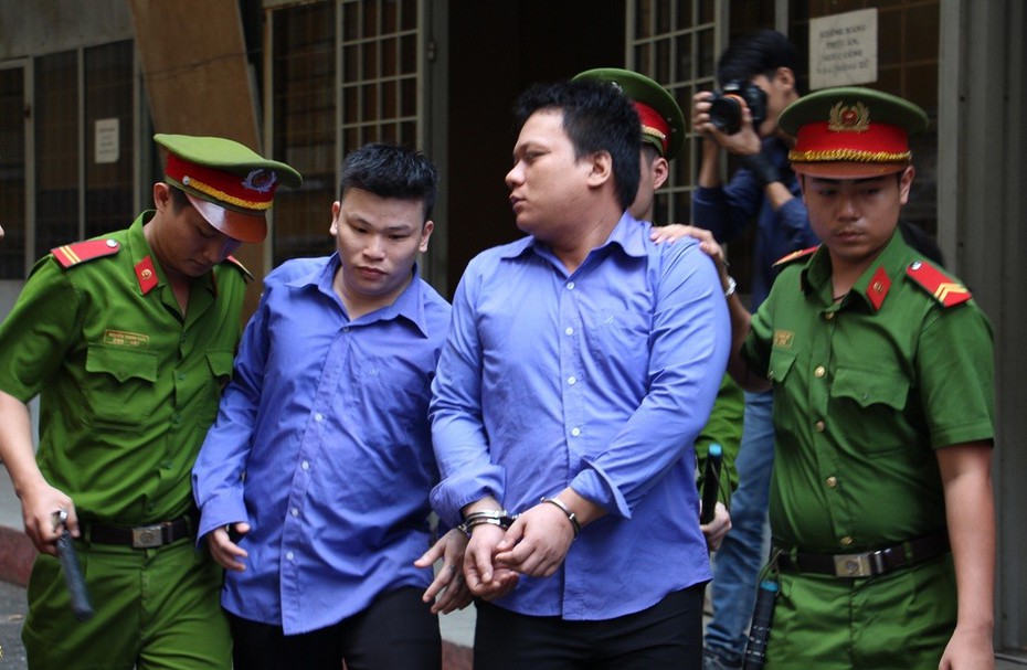 Hai tên cướp giật tài sản của du khách lĩnh án