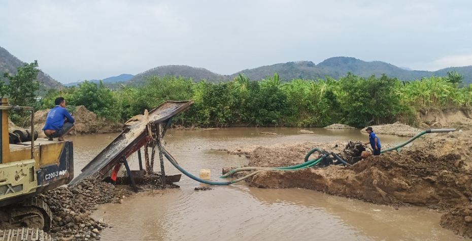 Bình Thuận: Nhức nhối nạn khai thác cát trái phép