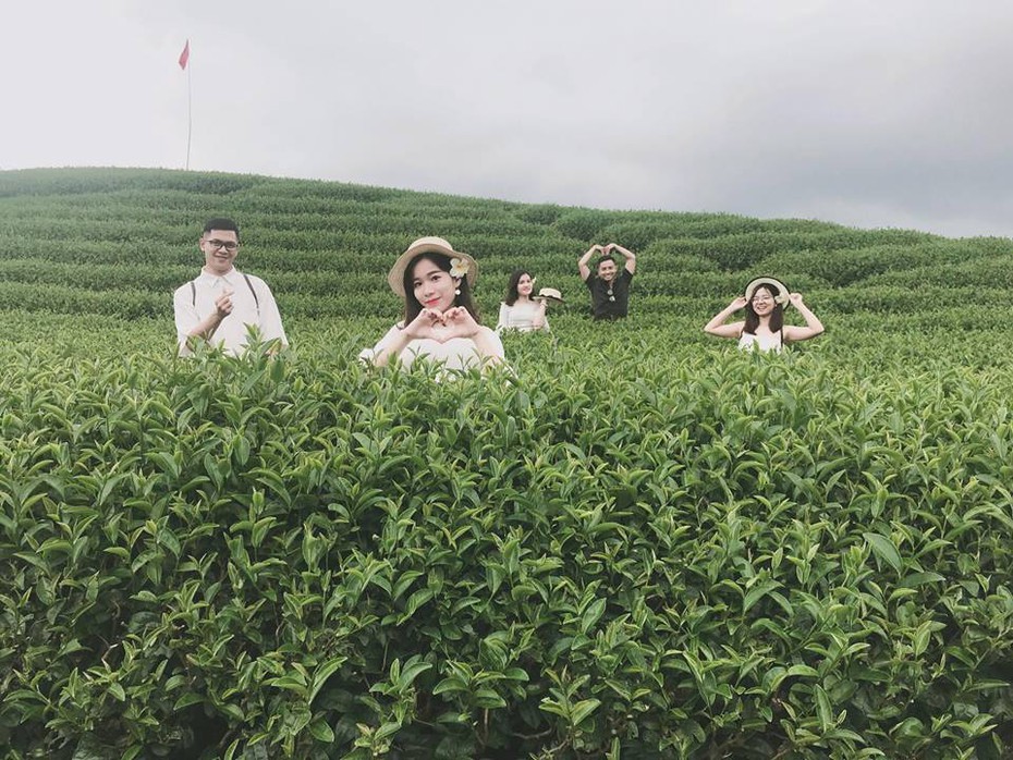 Lên đồ "đi trốn nóng" cùng nhóm bạn thân sao cho đẹp đội hình?