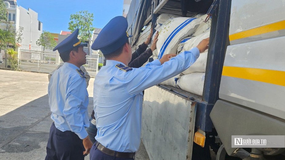 Lực lượng QLTT phát hiện hàng chục tấn đường nhập lậu