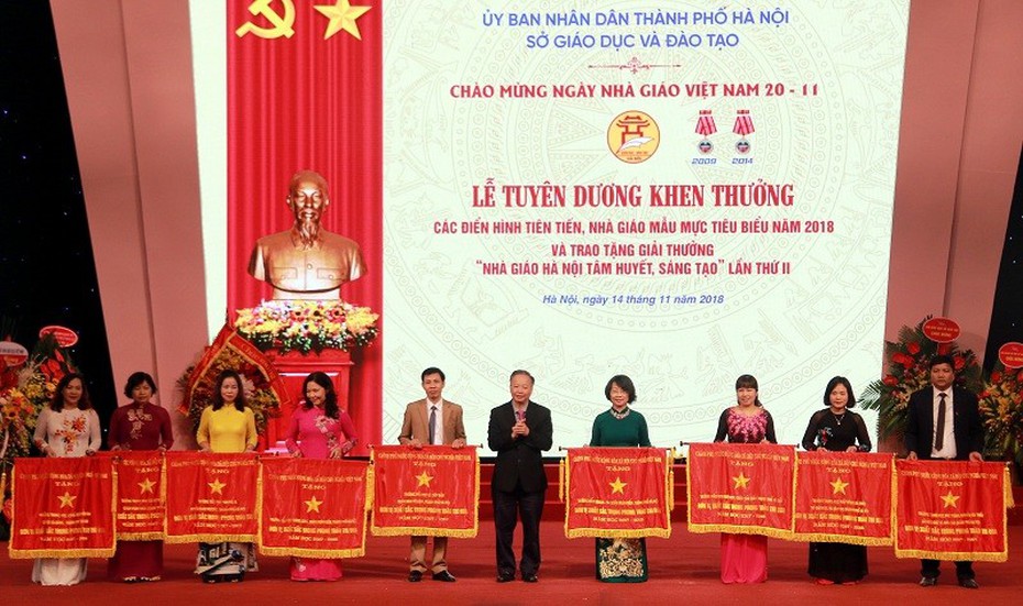 Hà Nội: Tuyên dương khen thưởng các điển hình tiên tiến, nhà giáo mẫu mực tiêu biểu