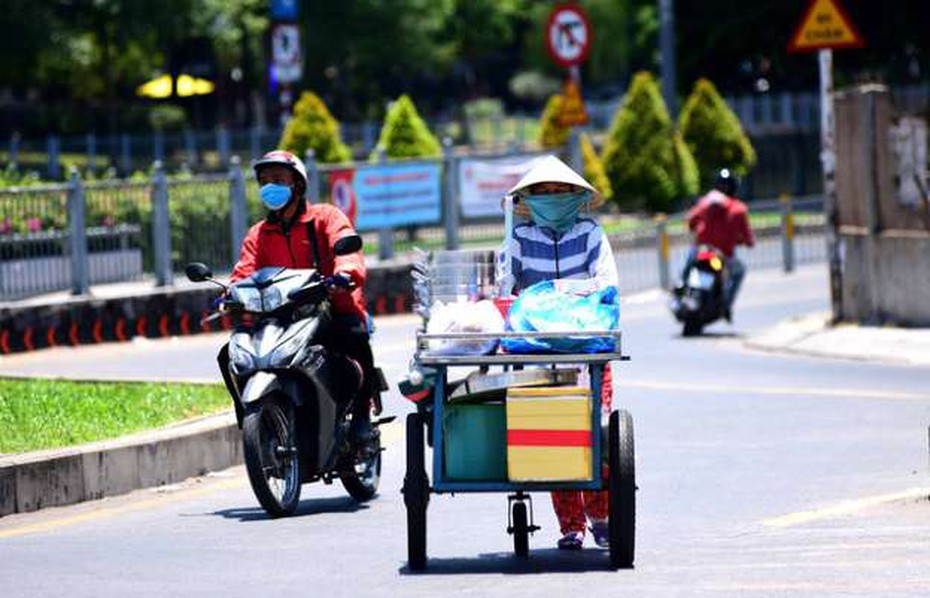 Nắng nóng kéo dài trên diện rộng quay trở lại sau những ngày mưa "giải khát"