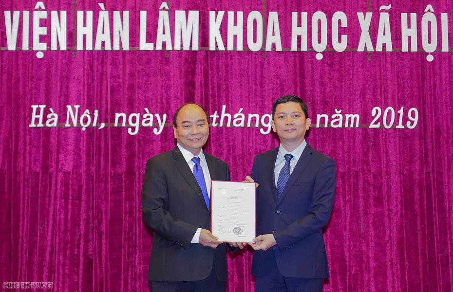 Tân Chủ tịch 44 tuổi của viện Hàn lâm Khoa học xã hội Việt Nam là ai?