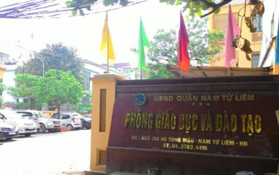 Hà Nội: Hàng nghìn học sinh dừng thi học kỳ vì tin nhắn báo lộ đề