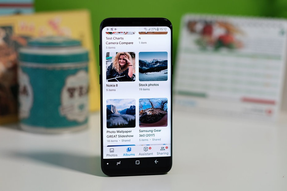 Google cập nhật ứng dụng Google Photos cho smartphone màn hình gập