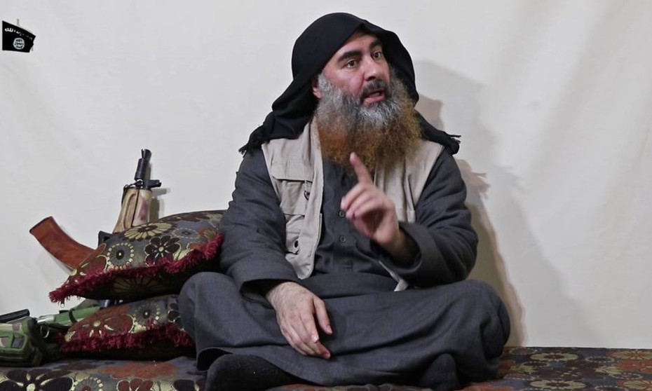 Bất ngờ “tái xuất” khi khủng bố đang thua đau, thủ lĩnh IS al-Baghdadi lớn tiếng kêu gọi tấn công qua đoạn băng “báo thù”