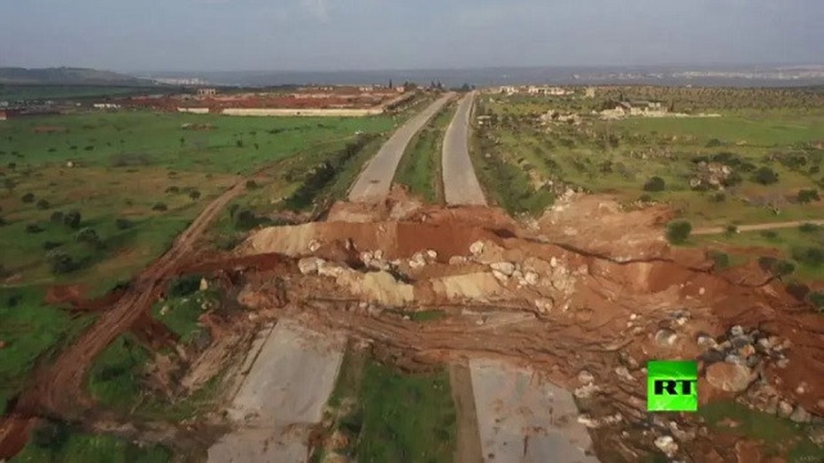 Video: Khung cảnh tàn khốc phiến quân dựng nên để ngăn Nga và Thổ Nhĩ Kỳ tuần tra tại Idlib