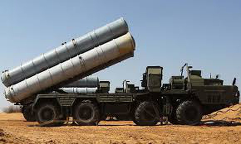 Bí ẩn lý do S-300 vẫn tiếp tục án binh bất động trước mưa tên lửa Israel giội vào Syria