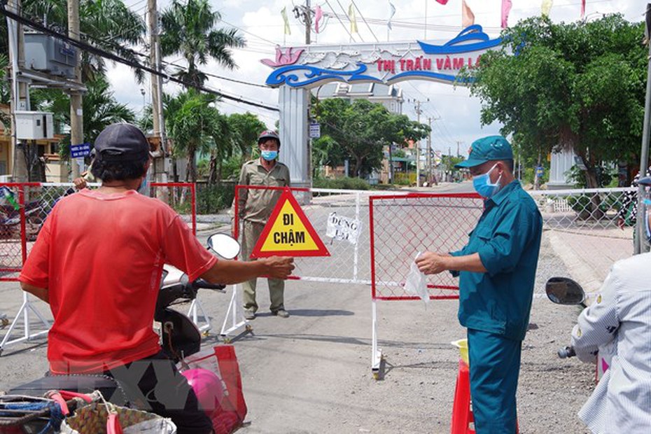 Sáng 15/7: Ghi nhận thêm 805 ca mắc mới, hầu hết trong khu phong tỏa