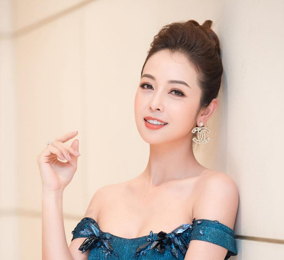 Nhan sắc mặn mà của Hoa hậu Jennifer Phạm bên chồng đại gia