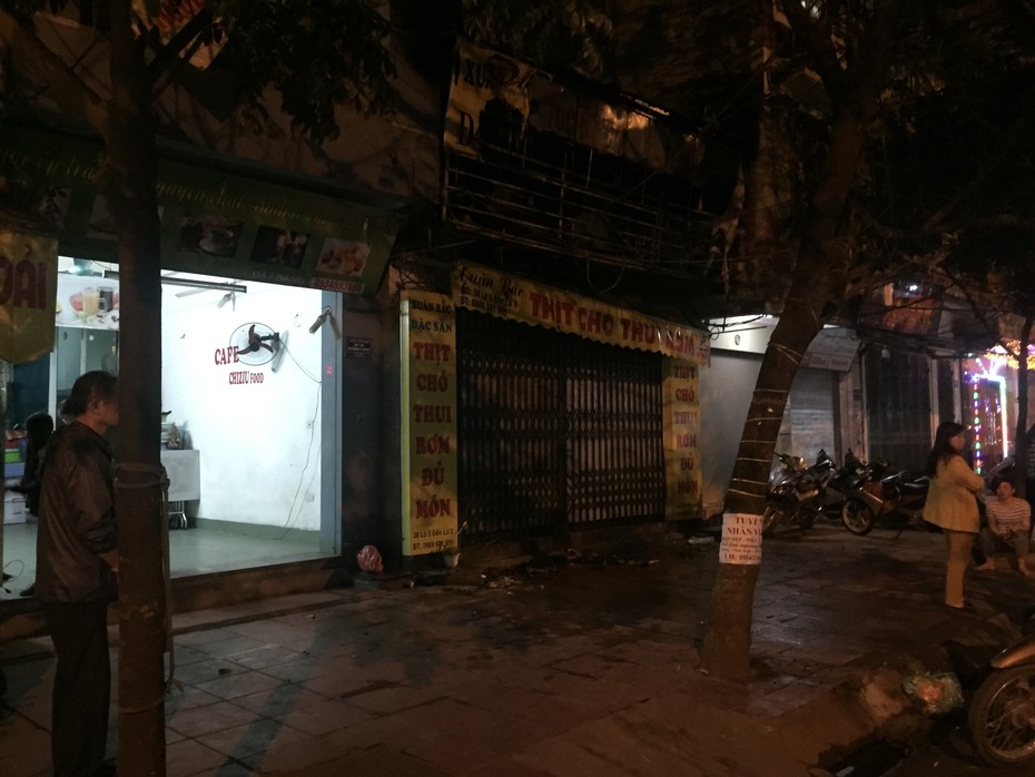 Hà Nội: "Bà hỏa" ghé thăm quán ăn ở hồ Đền Lừ, nhiều tài sản hư hại