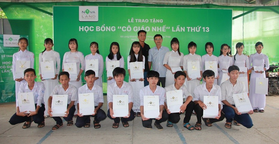 Học bổng Cô giáo Nhế: 13 năm nâng bước em tới trường.