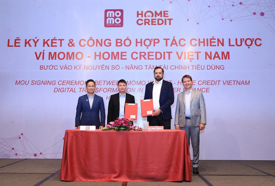 Home Credit hợp tác chiến lược với Ví MoMo