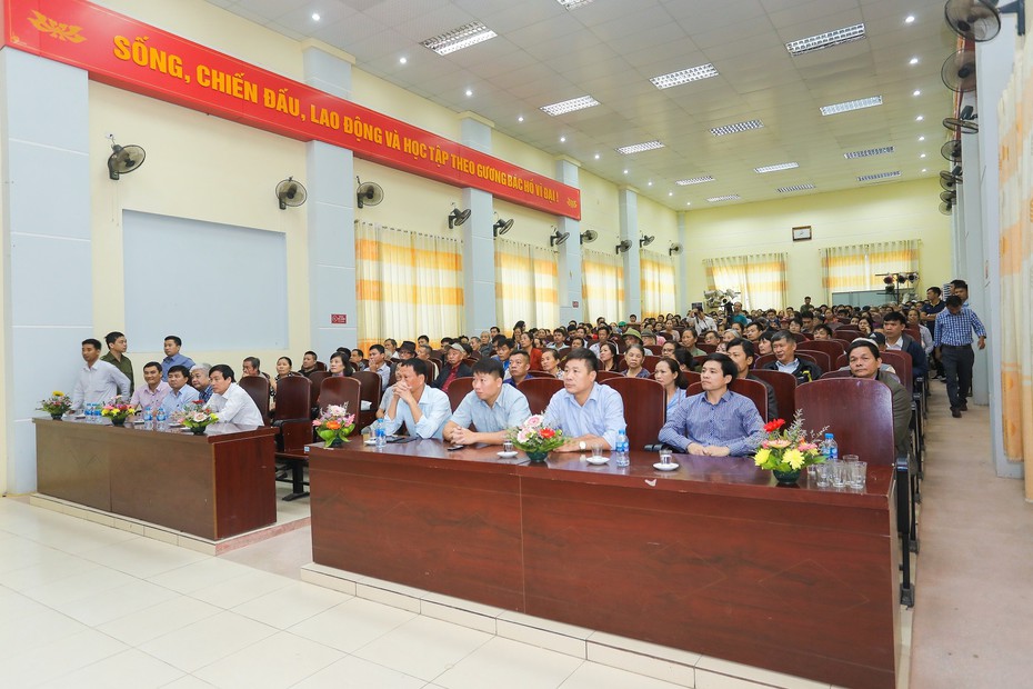 Hàng ngàn hộ dân Văn Giang hồ hởi nhận đất dịch vụ