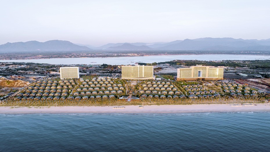 Movenpick Resort Cam Ranh sôi động giao dịch trong tháng Ngâu