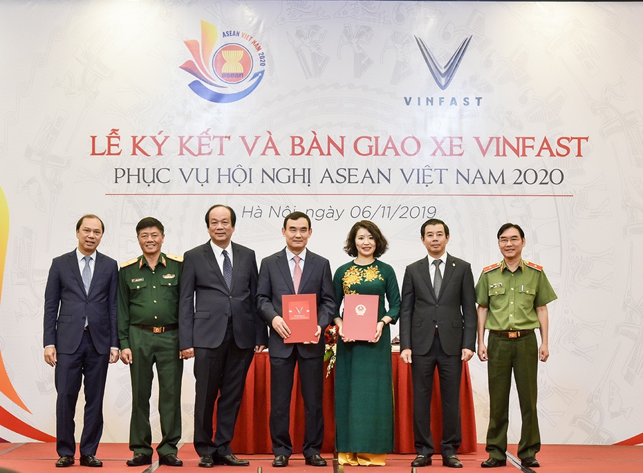VinFast là phương tiện di chuyển chính thức của Asean 2020