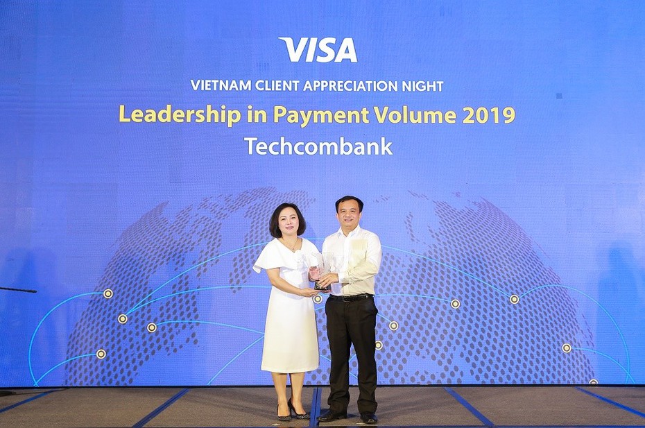 Techcombank đứng đầu toàn thị trường về doanh số thanh toán qua thẻ Visa