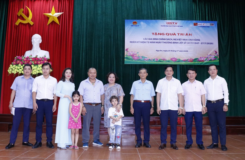 “Quỹ hơn cả tấm lòng” cùng các đơn vị đồng hành trao quà tri ân nhân ngày Thương binh liệt sỹ