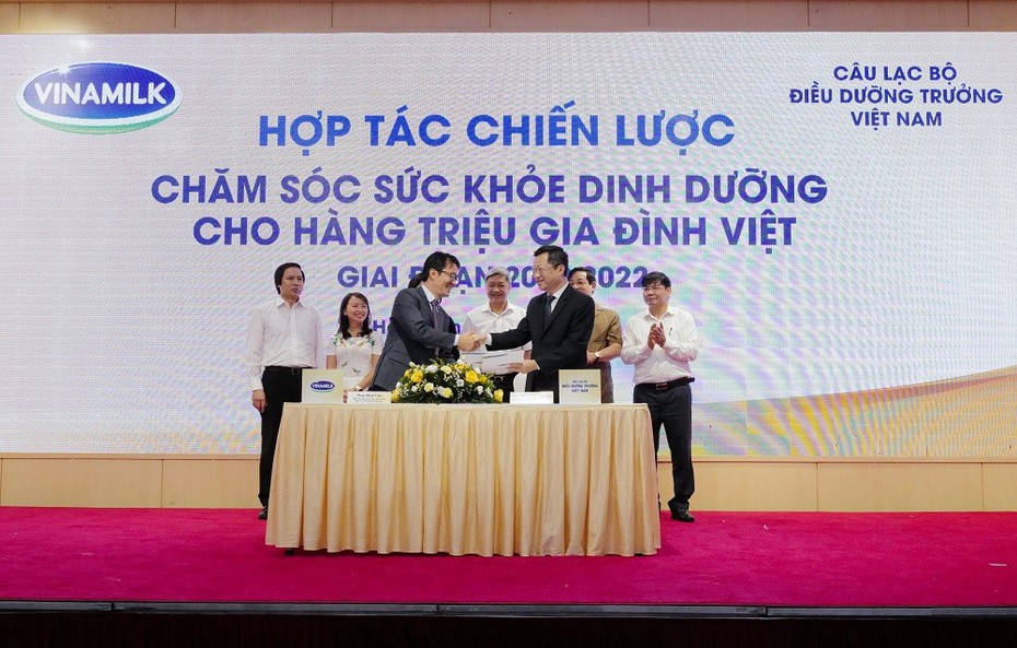 Vinamilk đẩy mạnh hợp tác trong và ngoài nước để chăm sóc sức khỏe cho hàng triệu trẻ em và người cao tuổi Việt Nam