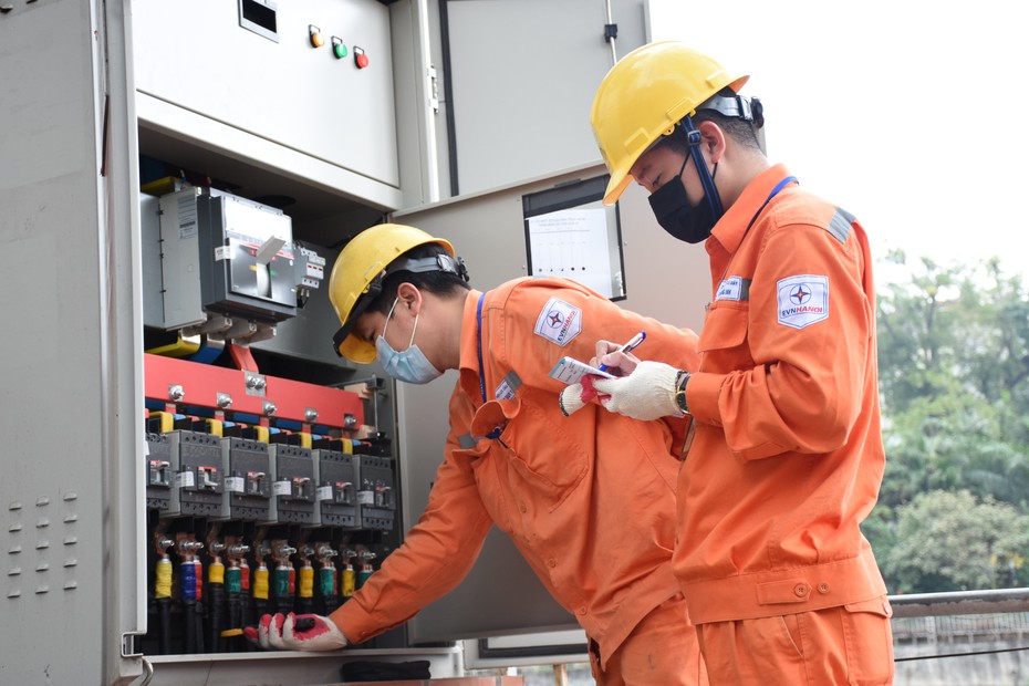 EVNHANOI triển khai thực hiện giá trọn gói dịch vụ cấp điện đối với khách hàng đăng ký mua điện qua công tơ 1 pha