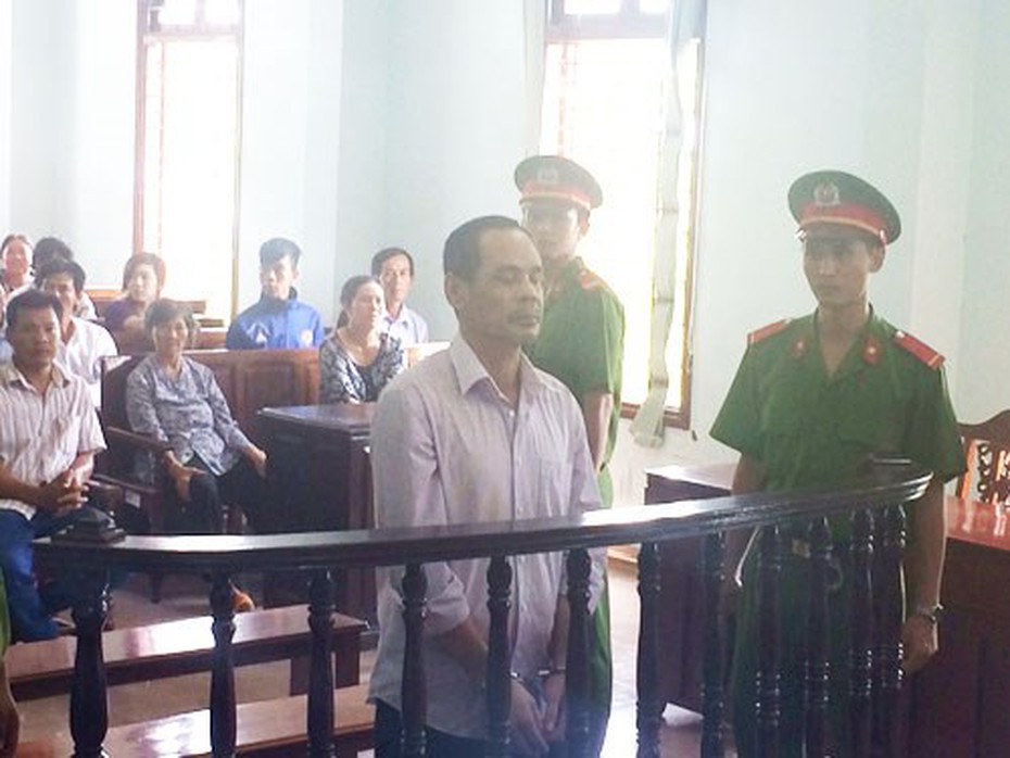 Chồng lấy búa giết vợ, giấu xác trong bụi sậy lãnh án tử hình