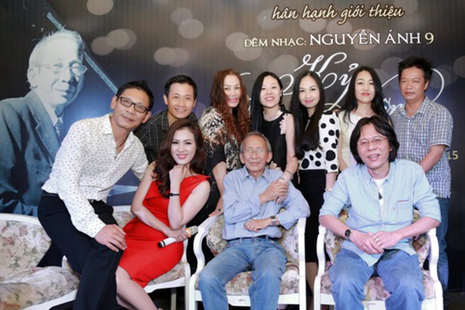 Nhạc sĩ Nguyễn Ánh 9: 'Có tiền cũng không mời Khánh Ly'
